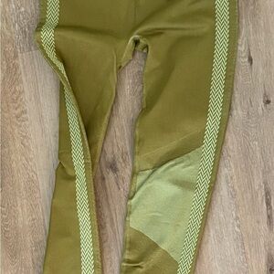 Fabletics High-Waisted Seamless Check Legging